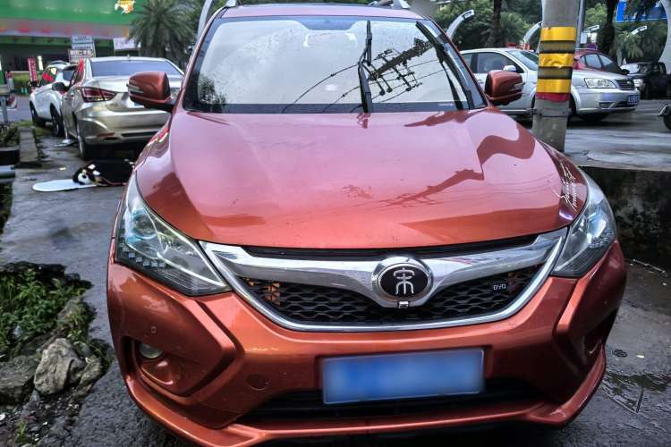 Used BYD Song 2017 Gaishi Upgrade Edition 1.5TI Manual Elite Model Exterior 1