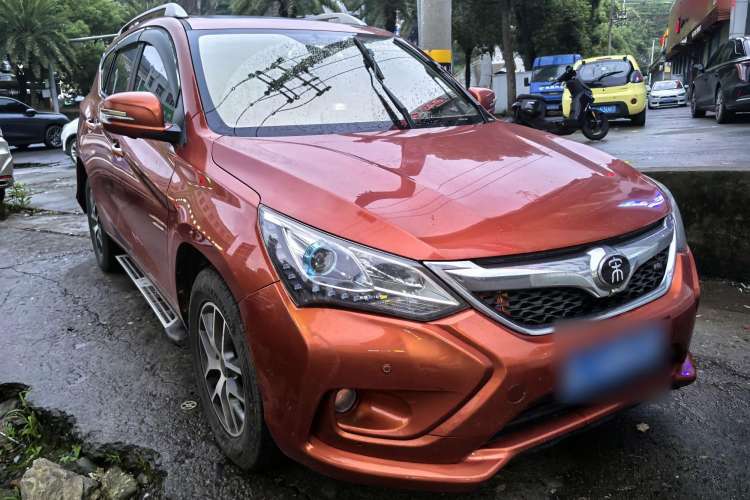 Used BYD Song 2017 Gaishi Upgrade Edition 1.5TI Manual Elite Model Exterior 2