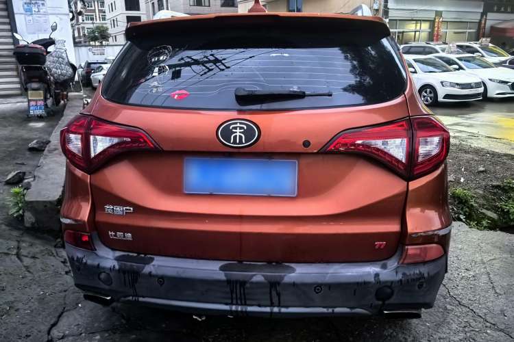 Used BYD Song 2017 Gaishi Upgrade Edition 1.5TI Manual Elite Model Exterior 4