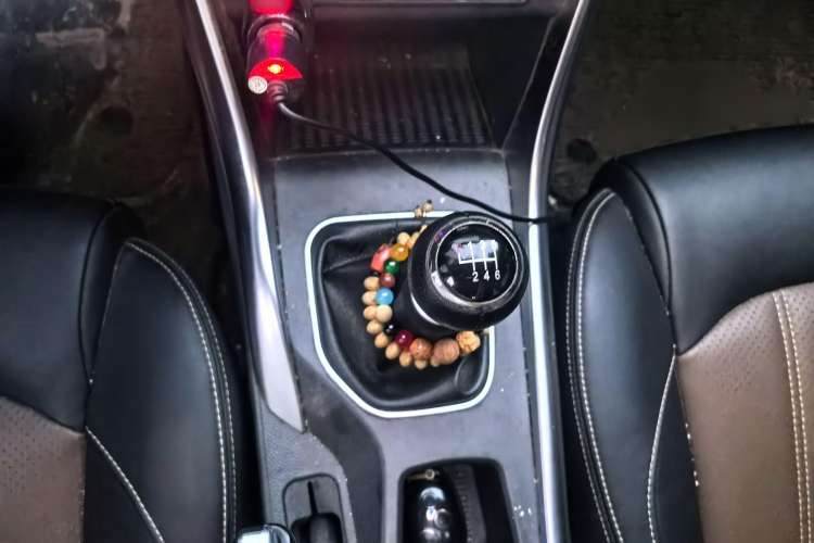 Used BYD Song 2017 Gaishi Upgrade Edition 1.5TI Manual Elite Model Interior 4
