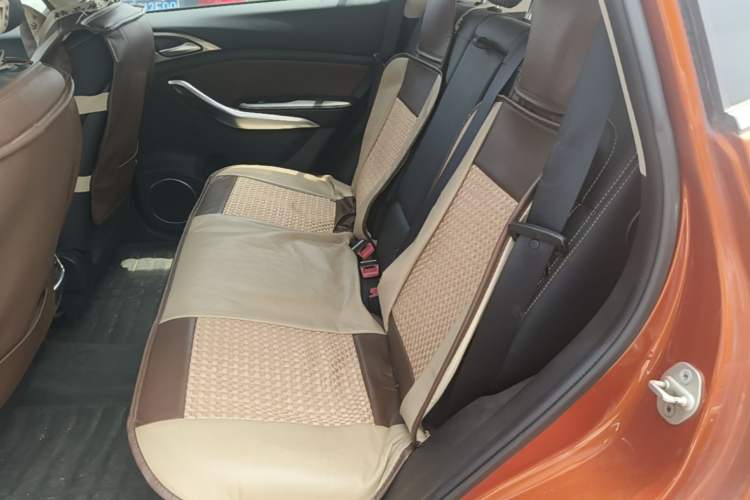 Used BYD Song 2017 Gaishe Upgrade Edition 1.5TID Automatic Elite Model Left Rear Seat