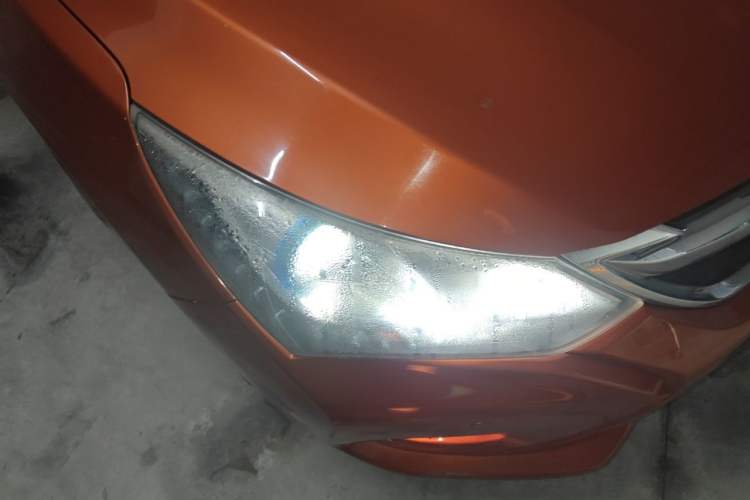 Used BYD Song 2017 Gaishe Upgrade Edition 1.5TID Automatic Elite Model Right Front Headlight
