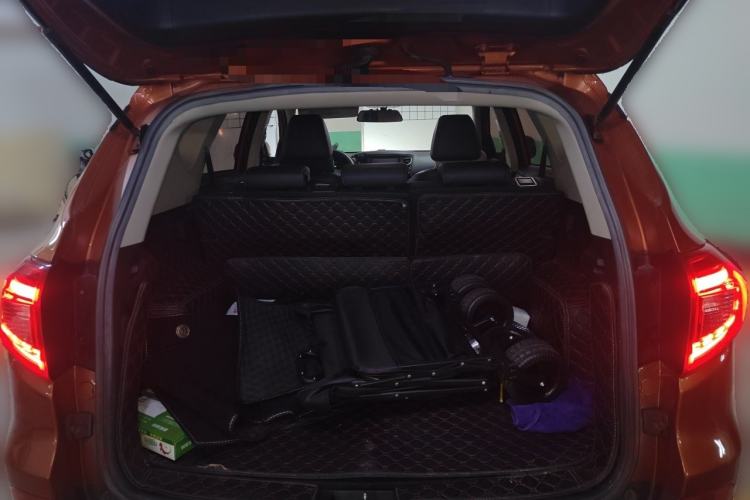 Used BYD Song 2017 Gaishe Upgrade Edition 1.5TID Automatic Elite Model Trunk