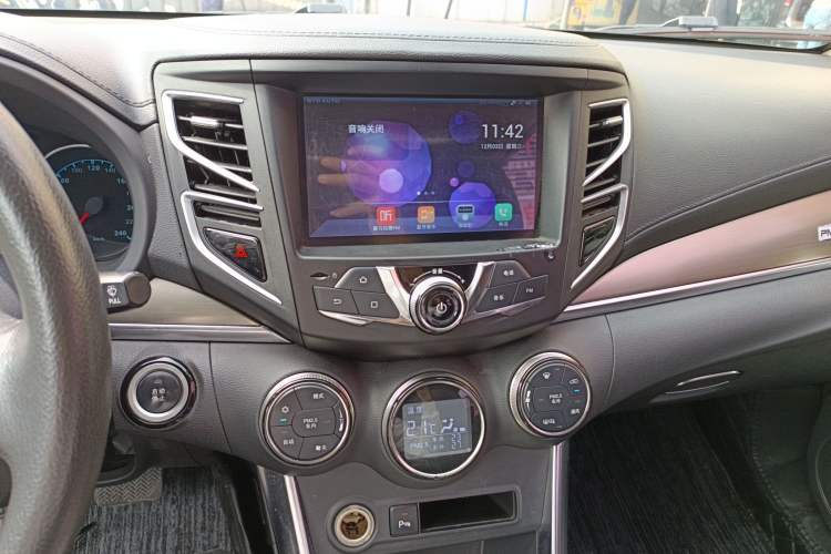 Used BYD Song 2018 1.5TID Automatic Smart Connect Prestige Model Audio And AC Panel