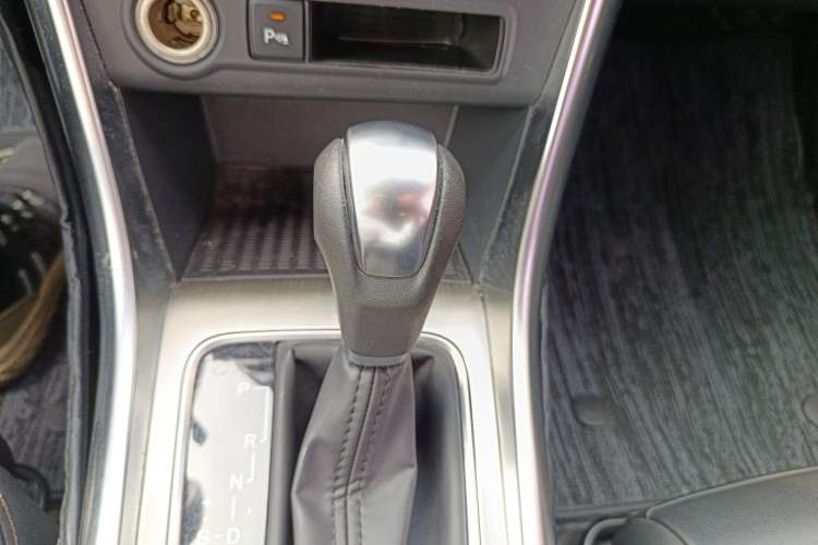 Used BYD Song 2018 1.5TID Automatic Smart Connect Prestige Model Gear Lever
