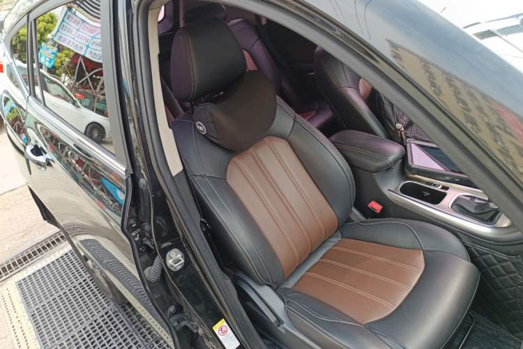 Used BYD Song 2018 1.5TID Automatic Smart Connect Prestige Model Right Front Seat