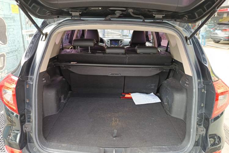 Used BYD Song 2018 1.5TID Automatic Smart Connect Prestige Model Trunk
