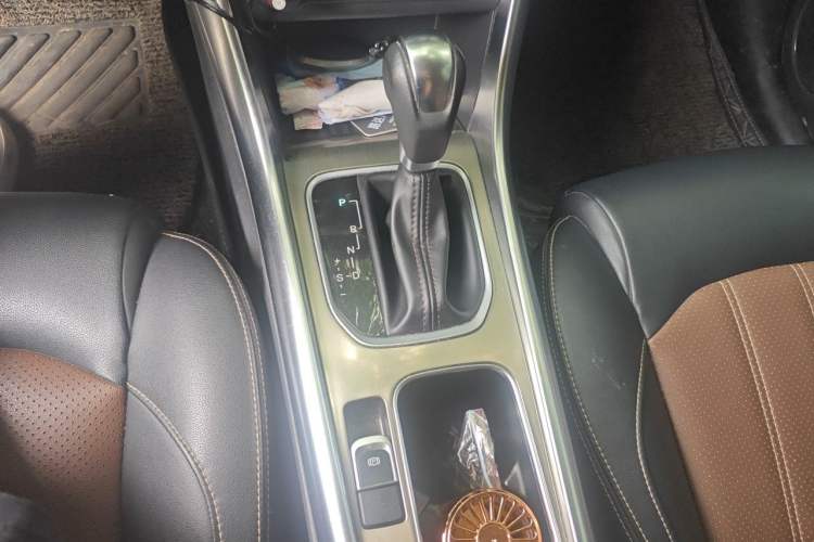 Used BYD Song 2018 1.5TID Automatic Smart Connect Prestige Model Gear Lever