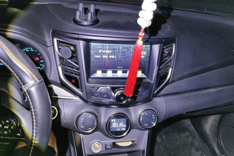 Used BYD Song 2018 1.5TI Manual Smart Connect Enjoyment Model Audio And AC Panel