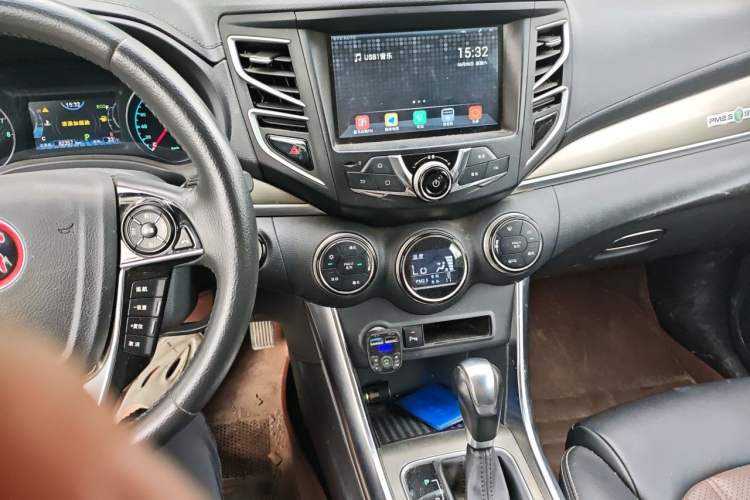 Used BYD Song 2018 1.5TID Automatic Smart Connect Prestige Model Audio And AC Panel