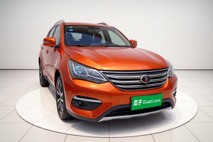 Used BYD Song 2018 1.5TI Manual Smart Connect Enjoyment Model Front Right 45 Deg