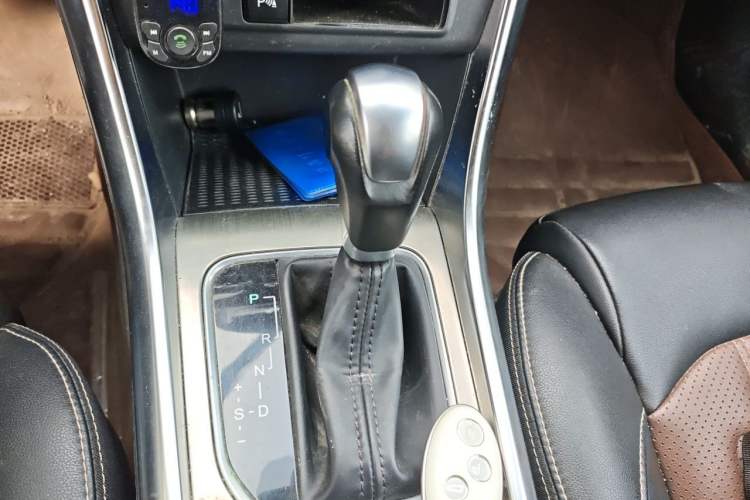 Used BYD Song 2018 1.5TID Automatic Smart Connect Prestige Model Gear Lever