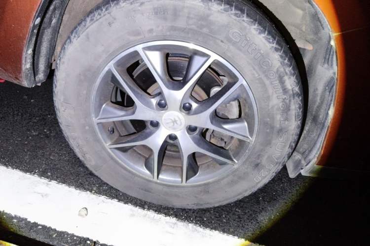 Used BYD Song 2018 1.5TI Manual Smart Connect Enjoyment Model Right Front Wheel Hub