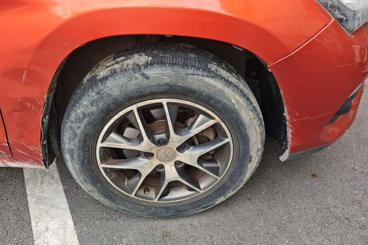 Used BYD Song 2018 1.5TID Automatic Smart Connect Prestige Model Right Front Wheel Hub