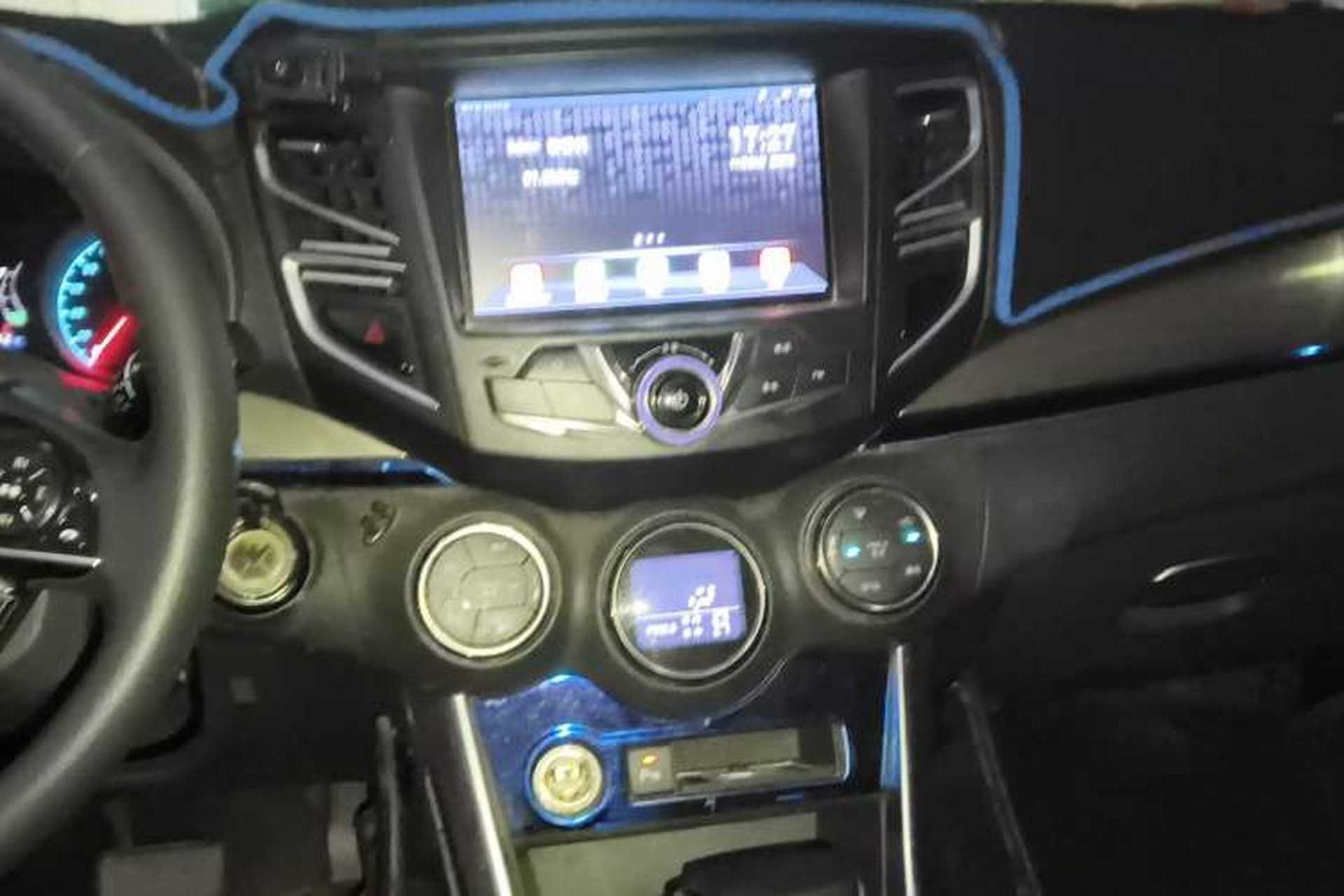 Used BYD Song 2018 1.5TID Automatic Smart Connect Prestige Model Audio And AC Panel