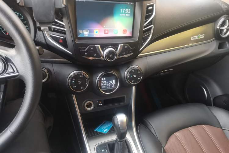Used BYD Song 2018 1.5TID Automatic Smart Connect Prestige Model Audio And AC Panel