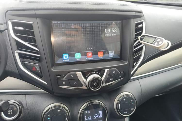 Used BYD Song 2018 1.5TI Manual Smart Connect Enjoyment Model Audio And AC Panel