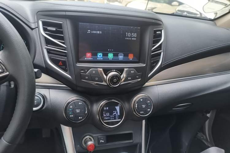 Used BYD Song 2018 1.5TID Automatic Smart Connect Prestige Model Audio And AC Panel