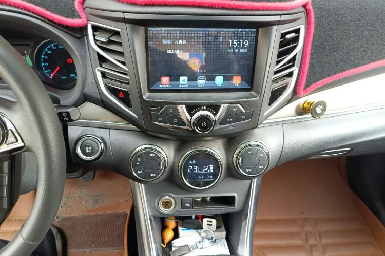 Used BYD Song 2018 1.5TI Manual Smart Connect Enjoyment Model Audio And AC Panel