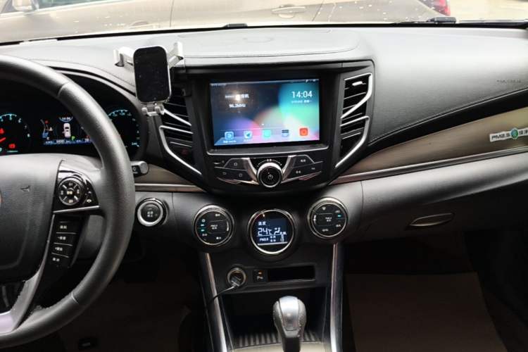 Used BYD Song 2018 1.5TID Automatic Smart Connect Prestige Model Audio And AC Panel