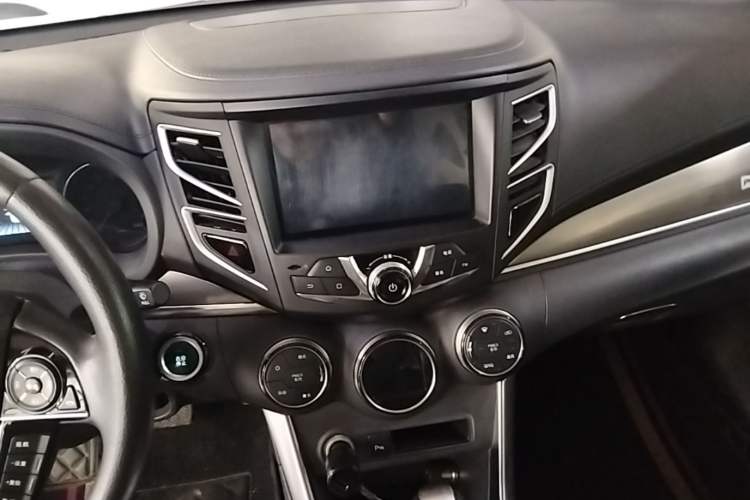 Used BYD Song 2018 1.5TID Automatic Smart Connect Prestige Model Audio And AC Panel