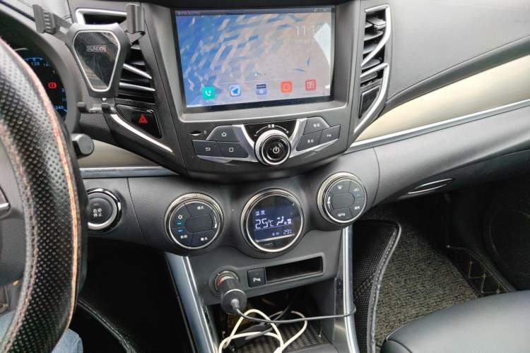 Used BYD Song 2018 1.5TI Manual Smart Connect Enjoyment Model Audio And AC Panel