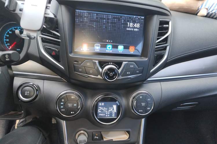 Used BYD Song 2018 1.5TID Automatic Smart Connect Prestige Model Audio And AC Panel