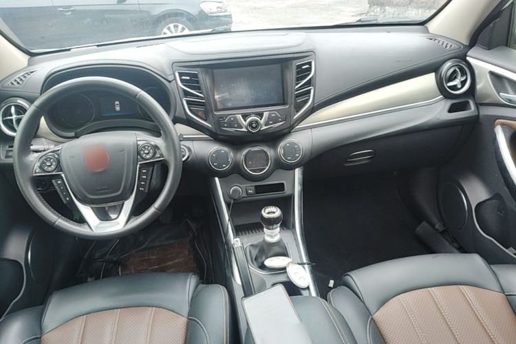 Used BYD Song 2018 1.5TI Manual Smart Connect Enjoyment Model Center Console