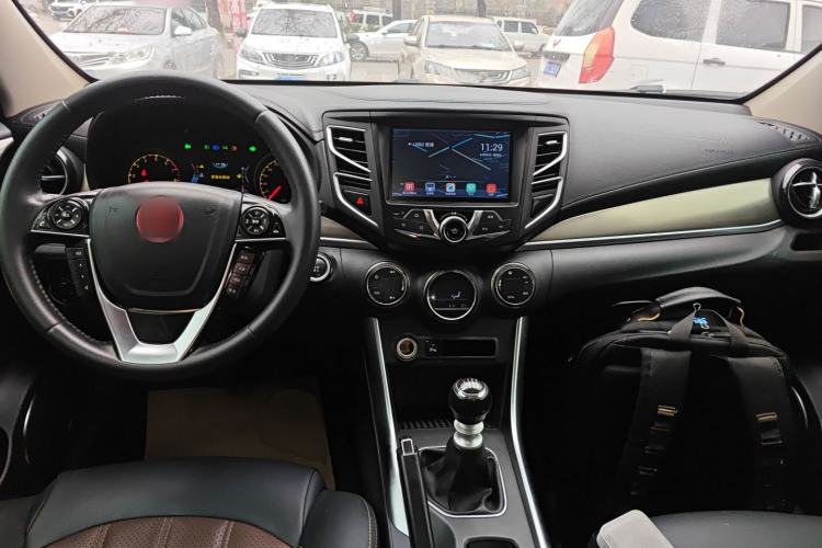 Used BYD Song 2018 1.5TI Manual Smart Connect Enjoyment Model Center Console