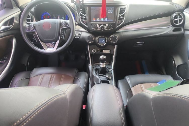 Used BYD Song 2018 1.5TI Manual Smart Connect Enjoyment Model Center Console