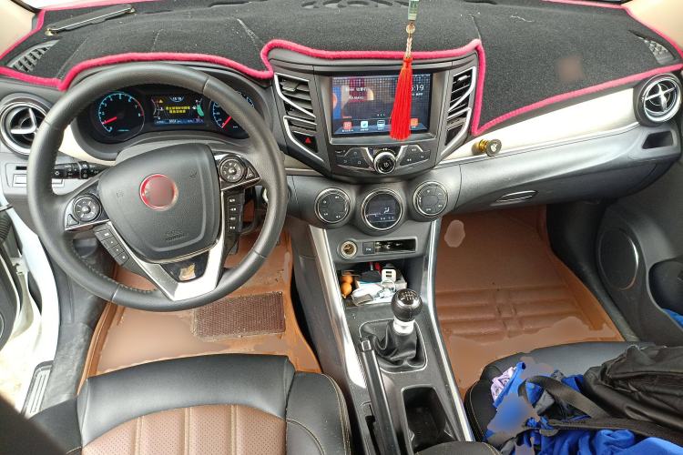 Used BYD Song 2018 1.5TI Manual Smart Connect Enjoyment Model Center Console