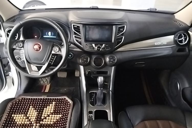 Used BYD Song 2018 1.5TID Automatic Smart Connect Prestige Model Center Console