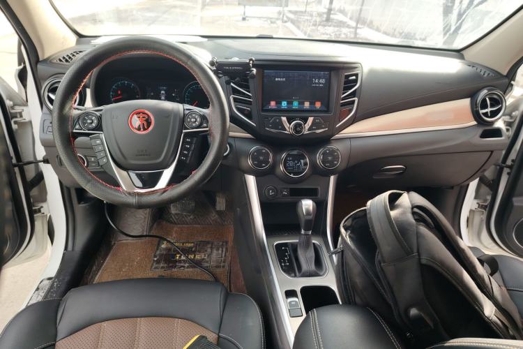Used BYD Song 2018 1.5TID Automatic Smart Connect Prestige Model Center Console