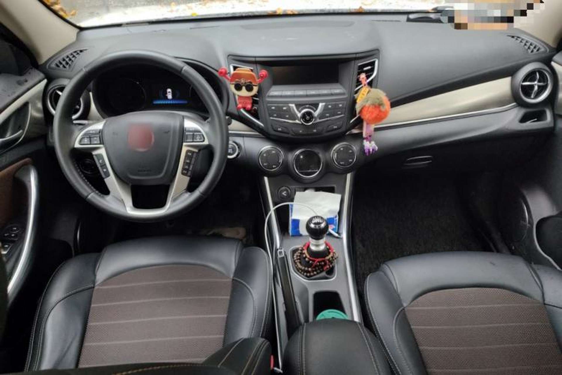 Used BYD Song 2018 1.5TI Manual Entry-Level Model Center Console