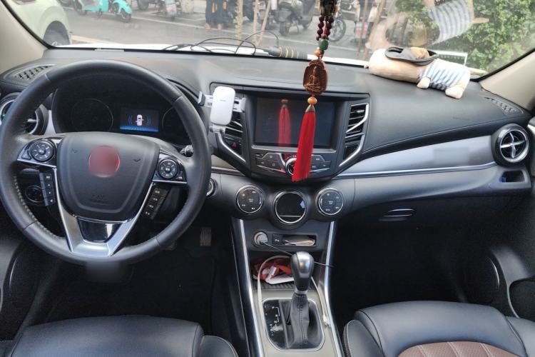 Used BYD Song 2018 1.5TID Automatic Smart Connect Prestige Model Center Console