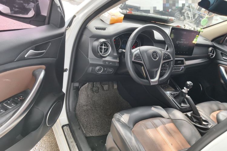 Used BYD Song 2018 1.5TI Manual Entry-Level Model Driver Seat