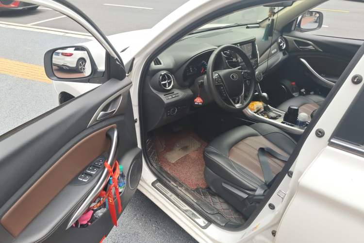 Used BYD Song 2018 1.5TID Automatic Smart Connect Prestige Model Driver Seat
