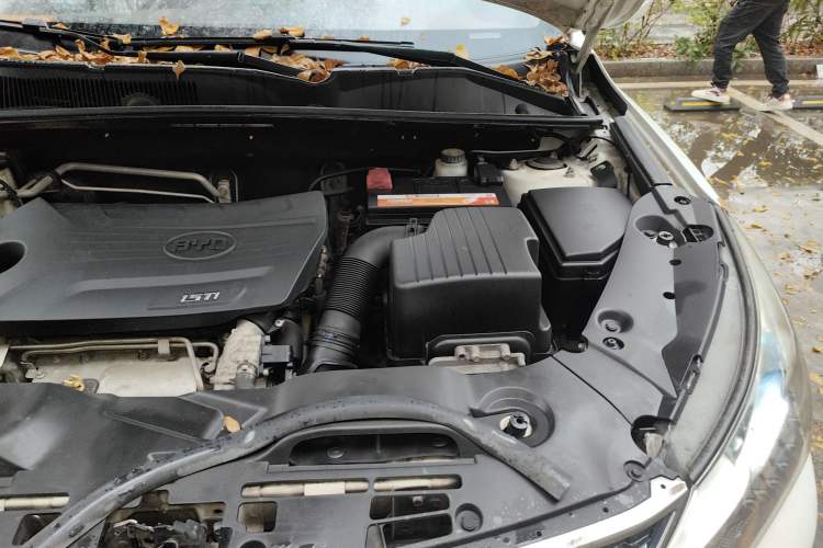 Used BYD Song 2018 1.5TI Manual Entry-Level Model Engine Bay Left
