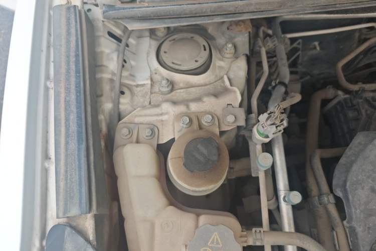 Used BYD Song 2018 1.5TI Manual Smart Connect Enjoyment Model Engine Bay Right