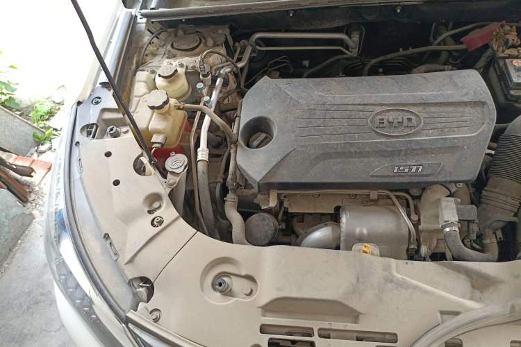 Used BYD Song 2018 1.5TI Manual Smart Connect Enjoyment Model Engine Bay Right