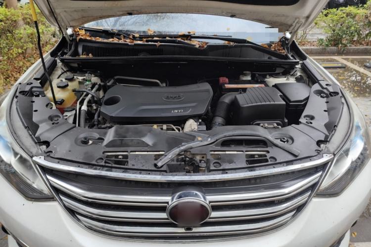 Used BYD Song 2018 1.5TI Manual Entry-Level Model Engine Bay