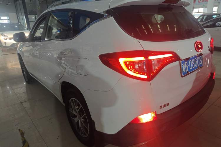 Used BYD Song 2018 1.5TID Automatic Comfort Model Exterior 3