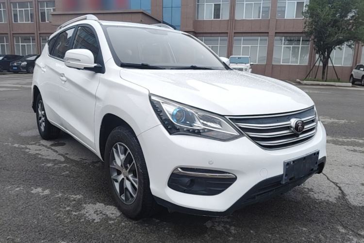 Used BYD Song 2018 1.5TI Manual Smart Connect Enjoyment Model Front Right 45 Deg