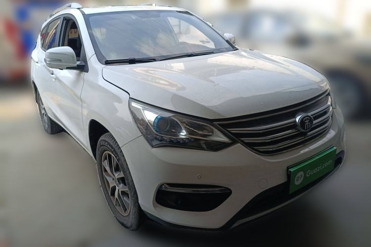 Used BYD Song 2018 1.5TI Manual Smart Connect Enjoyment Model Front Right 45 Deg