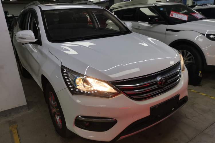 Used BYD Song 2018 1.5TID Automatic Smart Connect Prestige Model Front Right 45 Deg