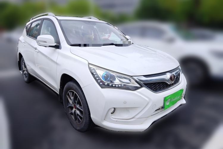 Used BYD Song 2018 1.5TI Manual Smart Connect Enjoyment Model Front Right 45 Deg
