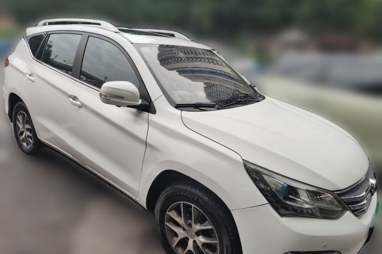 Used BYD Song 2018 1.5TID Automatic Smart Connect Prestige Model Front Right 45 Deg