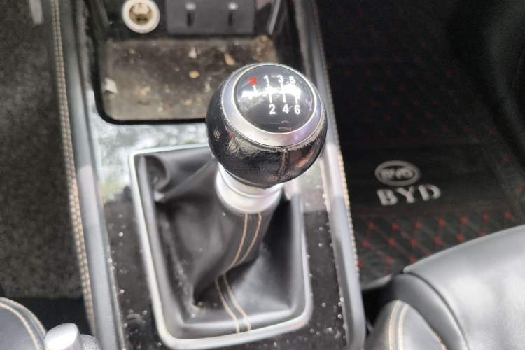 Used BYD Song 2018 1.5TI Manual Entry-Level Model Gear Lever