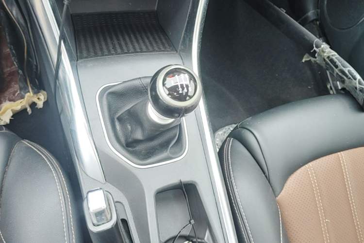 Used BYD Song 2018 1.5TI Manual Smart Connect Enjoyment Model Gear Lever