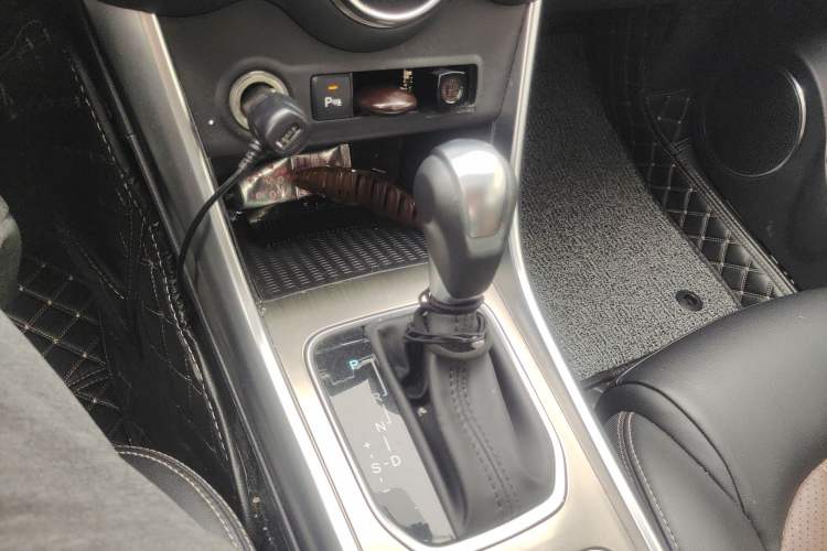 Used BYD Song 2018 1.5TID Automatic Smart Connect Prestige Model Gear Lever